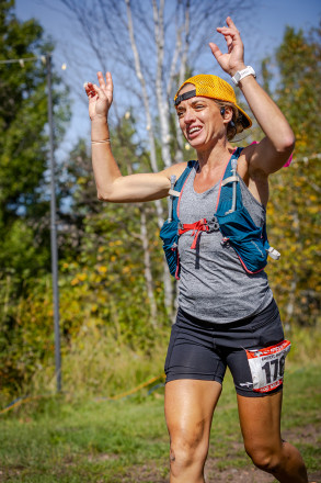 Cheryl with the 100 Mile Win in 2024 - Photo Credit Mike Wheeler