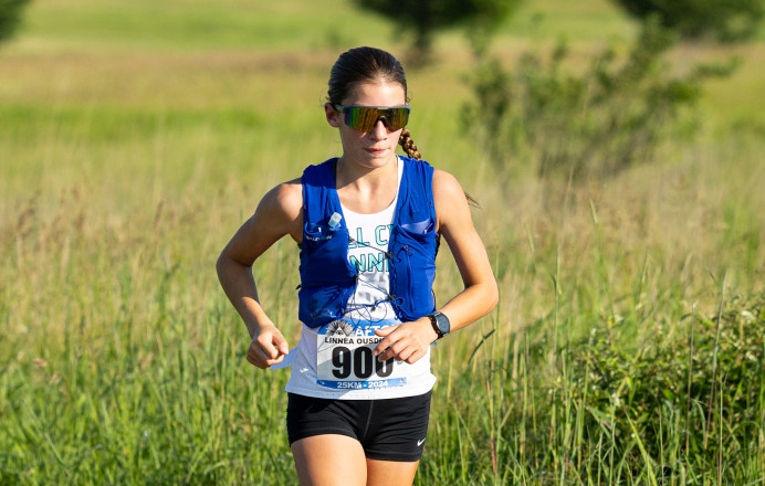 Linnea Cruising to the 25K Win in 2024 - Photo Credit Scott Rokis