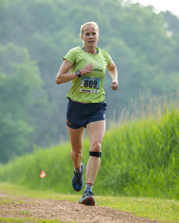 Margaret Ludick Enroute to the French 5KM Win in 2025 - Photo Credit Scott Rokis