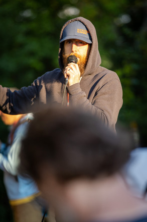 Race Director on Mic - Photo Credit Mike Wheeler