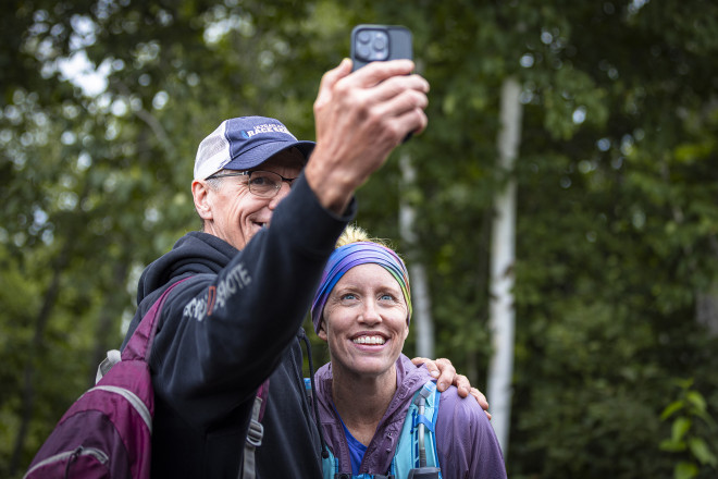 Steve and Lindsay at the 100 Mile Start SFTR 2025 - Photo Credit Tone Coughlin