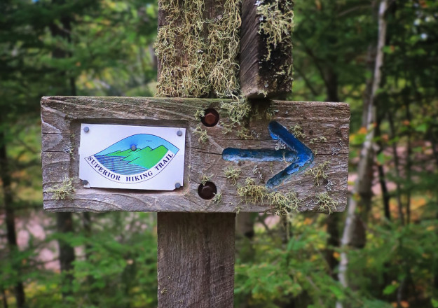 Superior Hiking Trail Signage SFTR 2025 - Photo Credit Jon Knutson